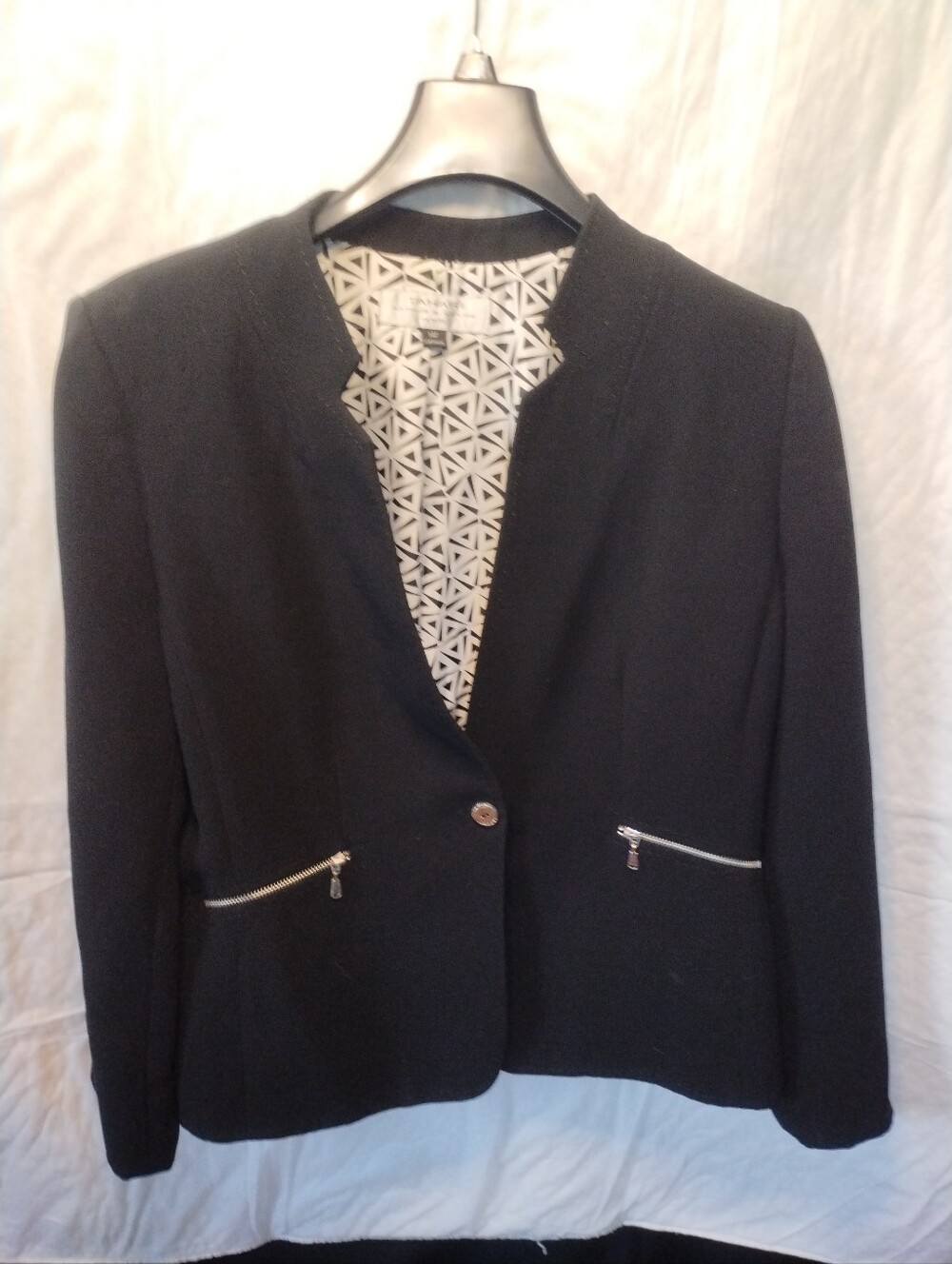 Tahari Arthur S. Levine tailored black blazer  zippered pockets size 14P